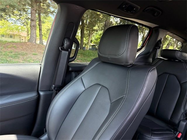 2026 Chrysler Pacifica photo 20
