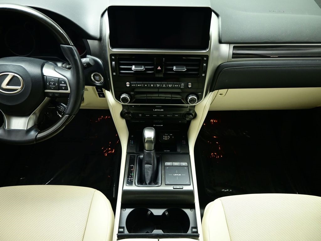 2023 Lexus GX 460 photo 2