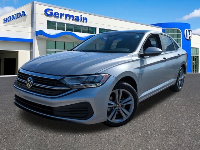 2023 Volkswagen Jetta SE's photo