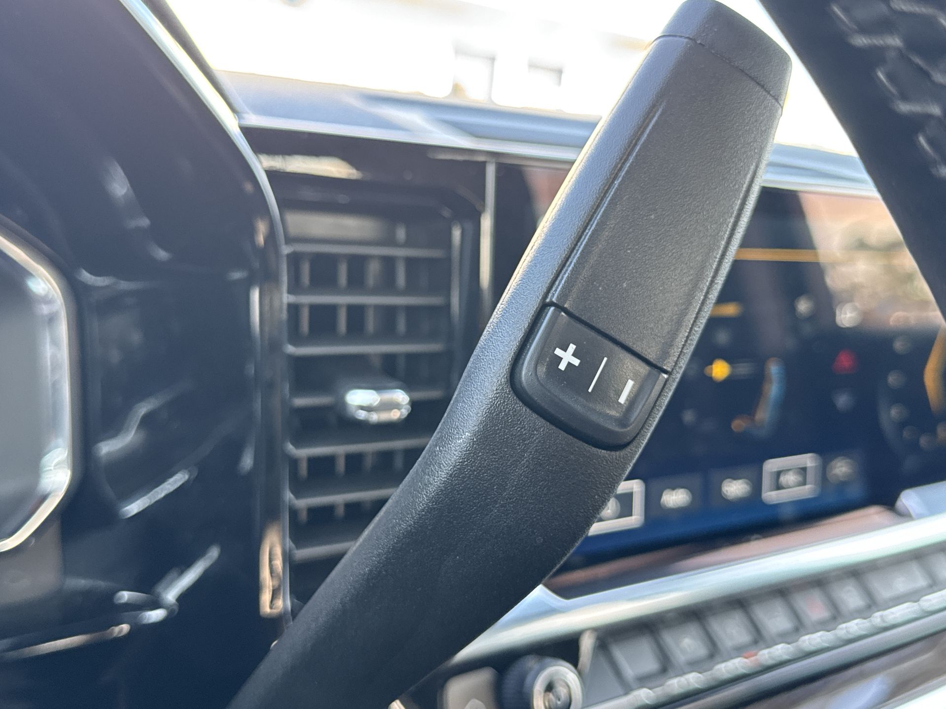 2025 Chevrolet Silverado 1500 LT photo 14