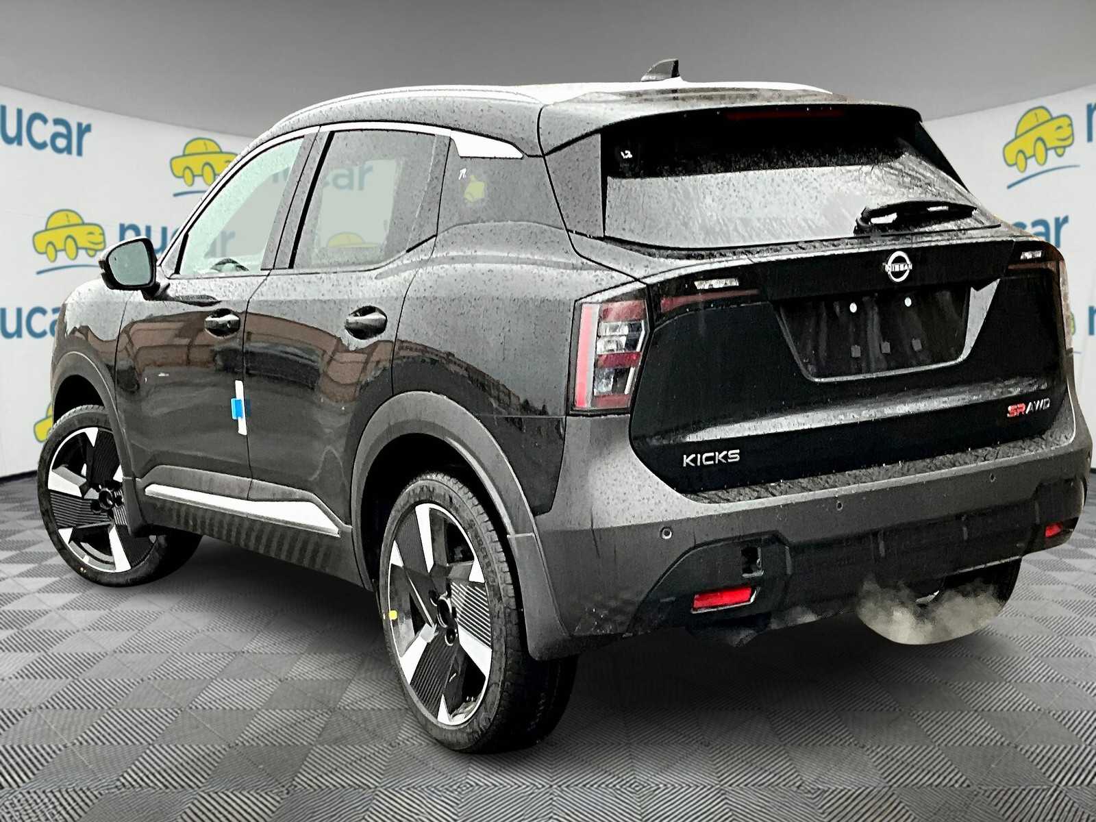 2025 Nissan Kicks SR photo 4