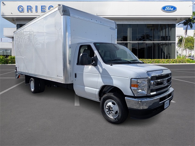 2026 Ford E-Series Cutaway Base's photo