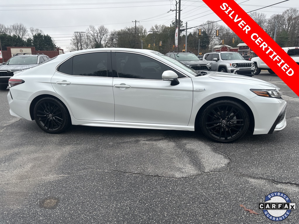2021 Toyota Camry Hybrid XSE photo 2