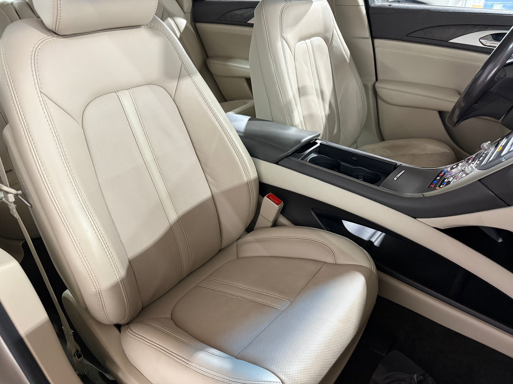 2020 Lincoln MKZ Hybrid Reserve photo 37