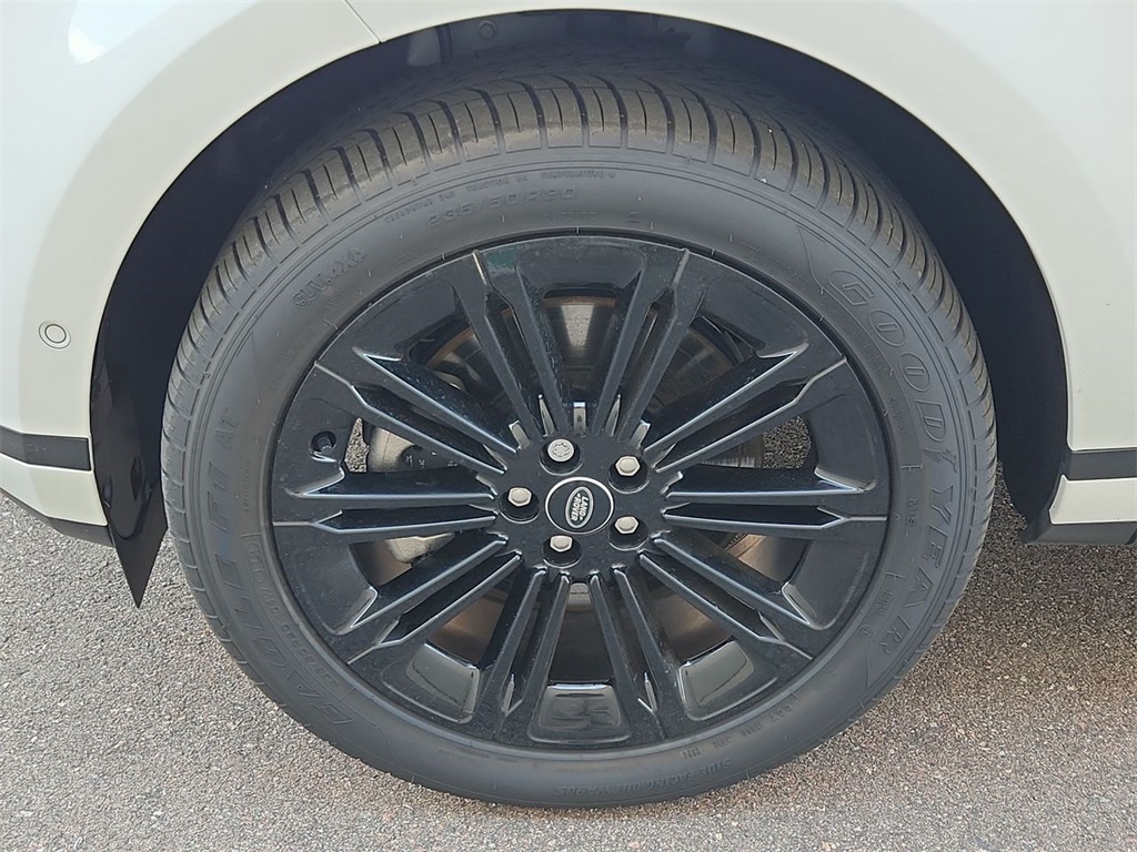 2025 Land Rover Range Rover Evoque photo 25