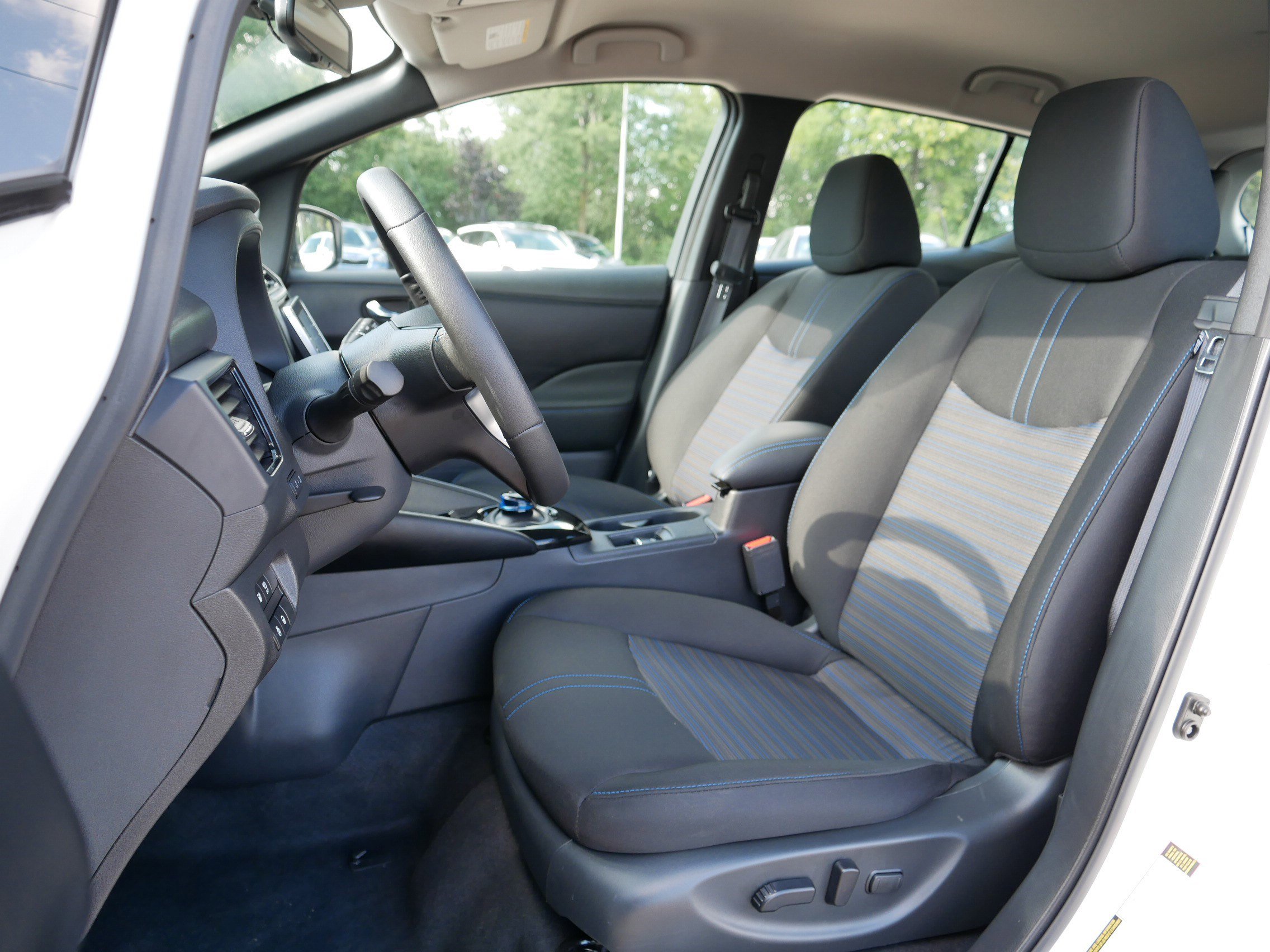 2024 Nissan Leaf SV Plus photo 32