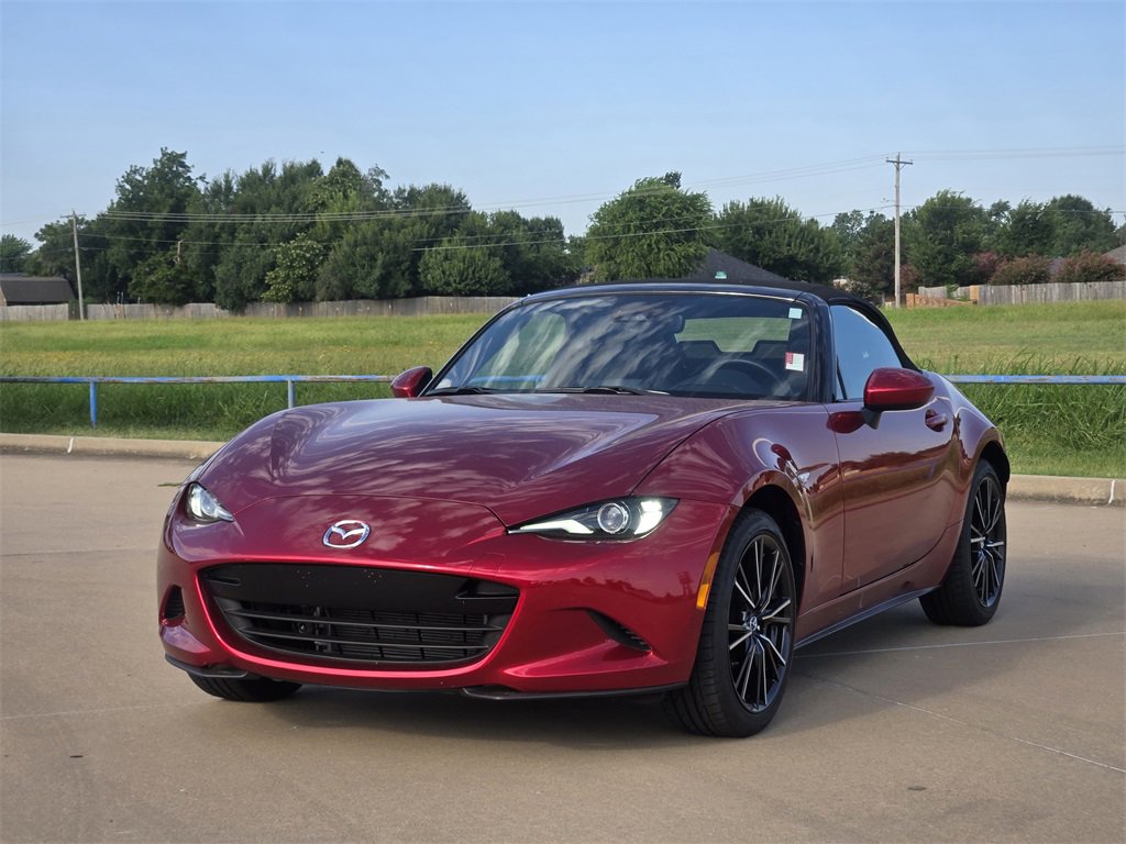 2024 Mazda MX-5 Miata Miata Grand Touring photo 3