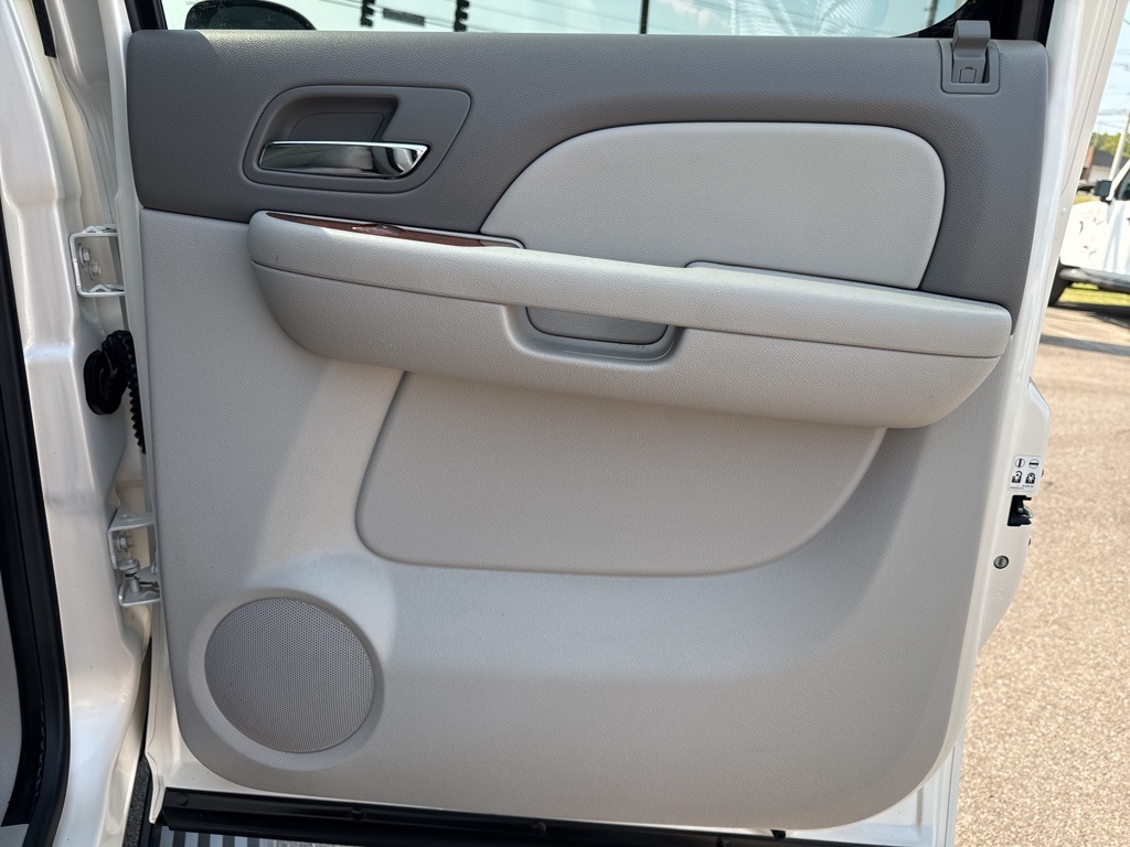 2008 Chevrolet Avalanche LTZ photo 13