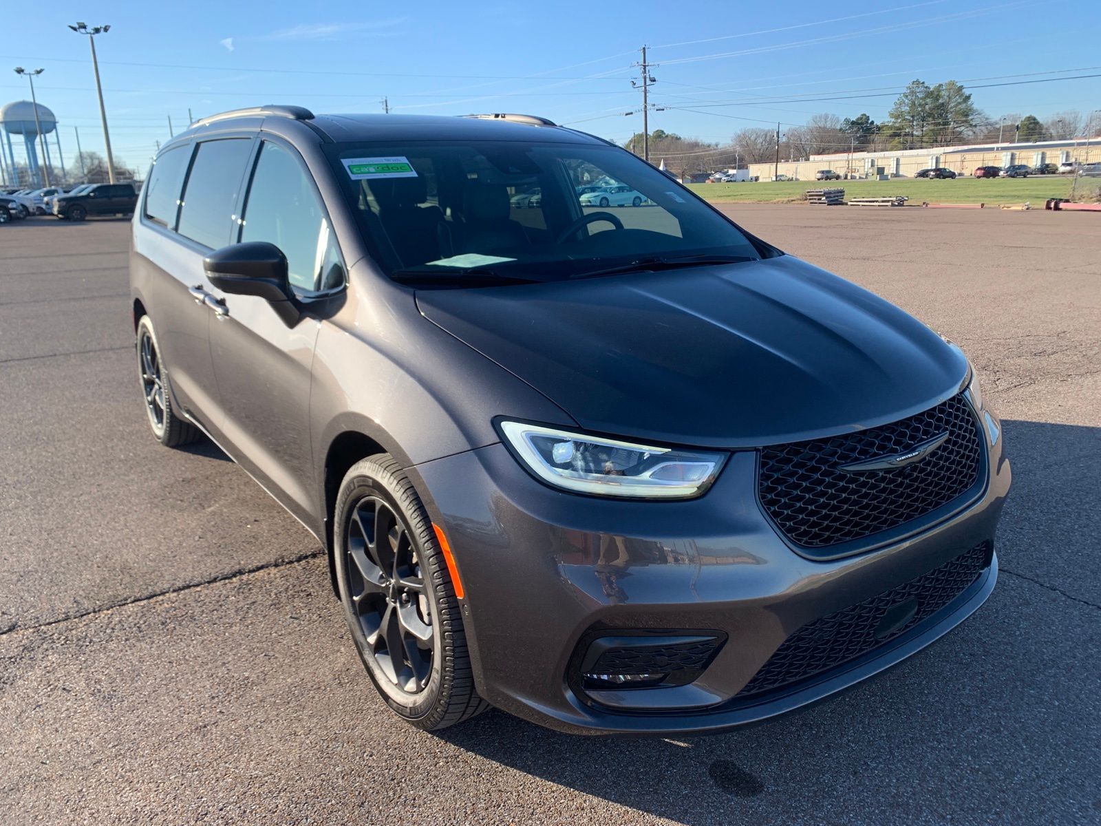 2022 Chrysler Pacifica Limited's photo