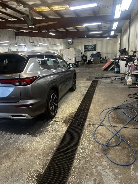 2023 Mitsubishi Outlander SEL photo 3