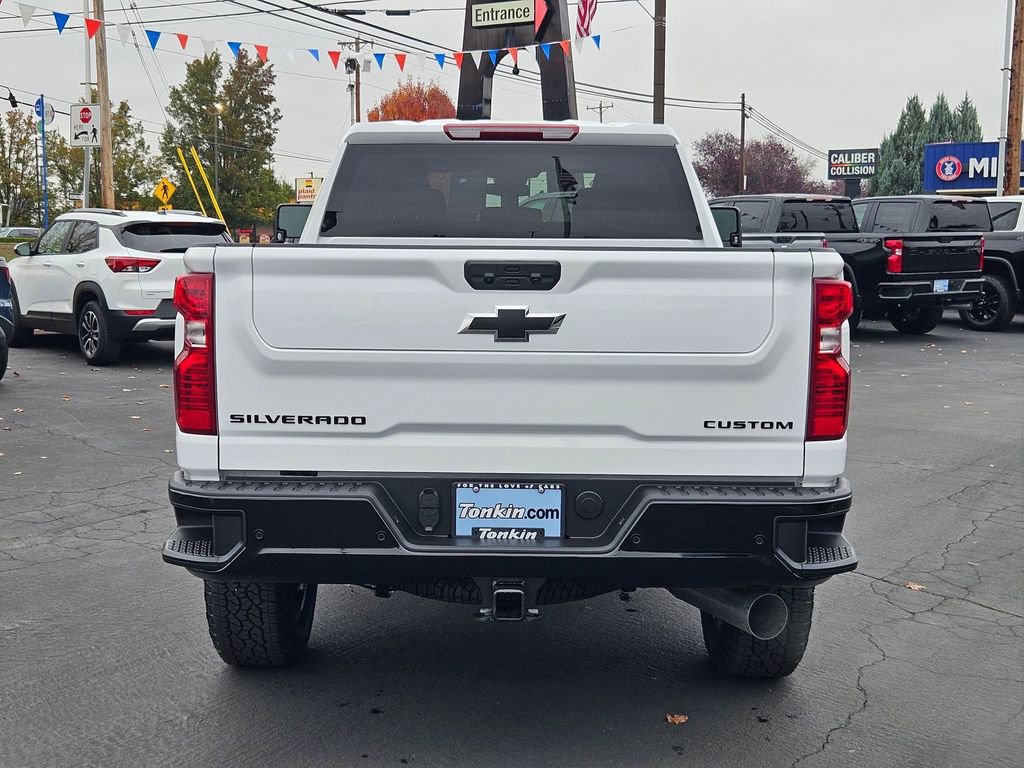2026 Chevrolet Silverado 2500HD Custom photo 3