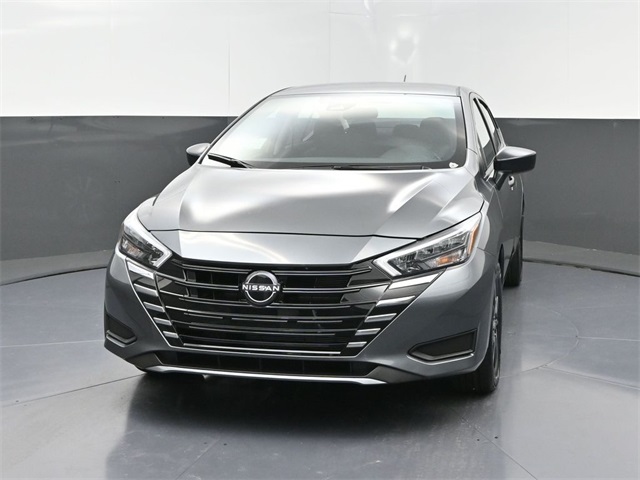 2025 Nissan Versa 1.6 S photo 2