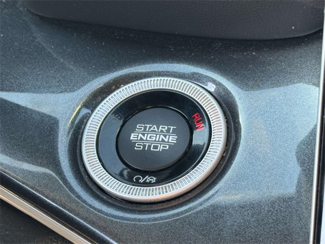 2023 Jeep Grand Cherokee Altitude photo 2