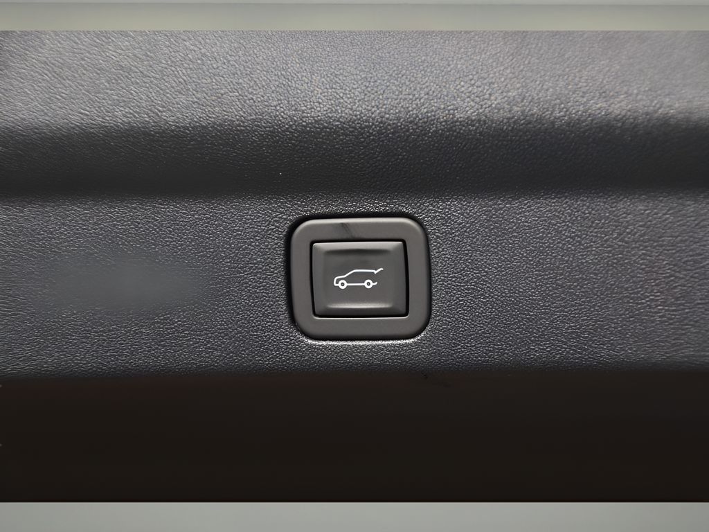 2025 Cadillac Escalade IQ Luxury photo 21