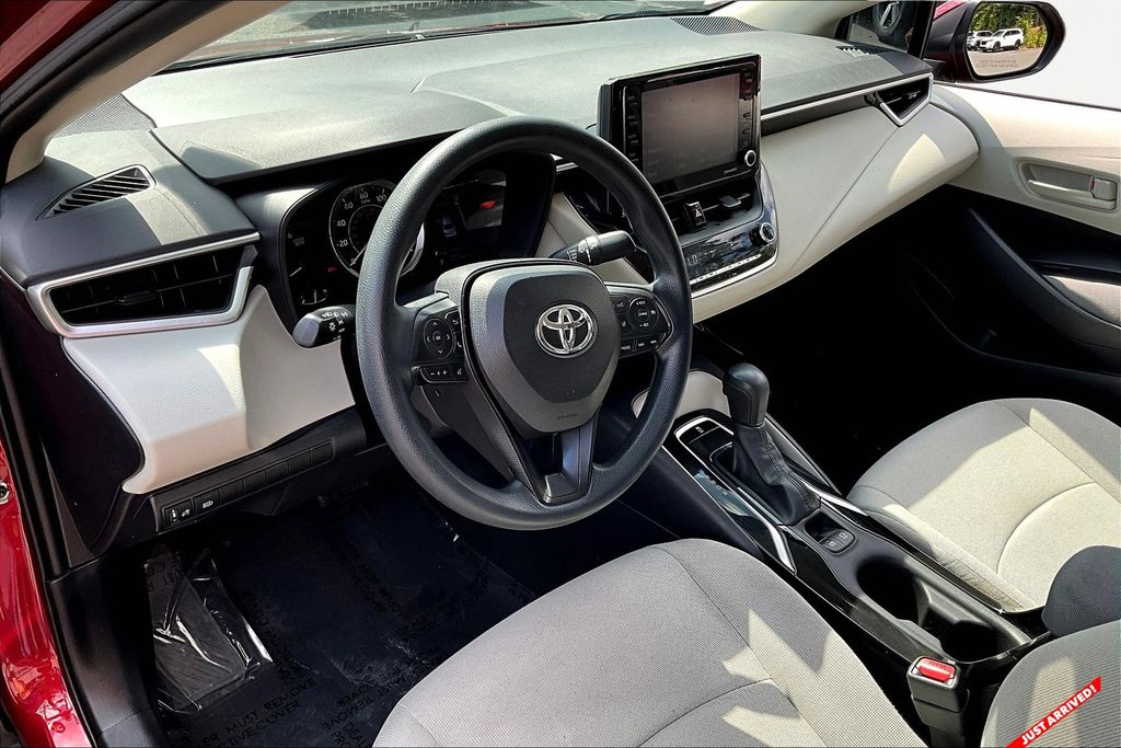 2022 Toyota Corolla LE photo 12