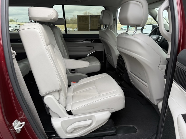 2024 Jeep Wagoneer Series II photo 11
