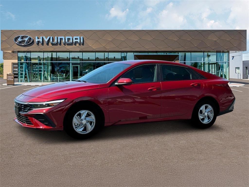 2025 Hyundai Elantra SE photo 2