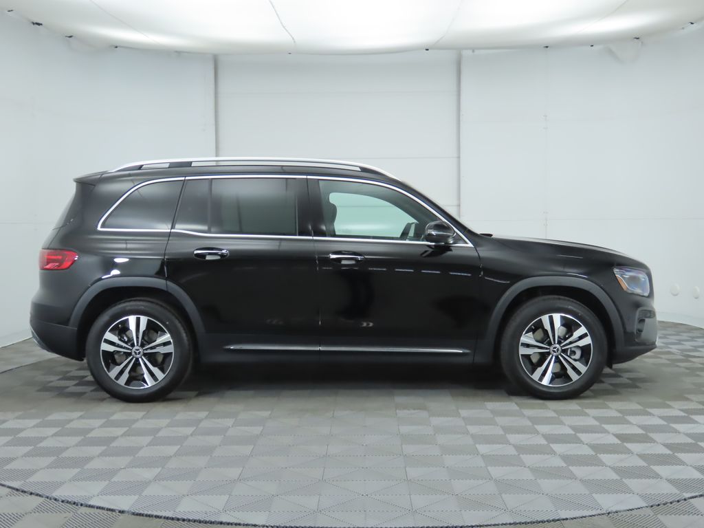 2025 Mercedes Benz GLB 250 photo 4