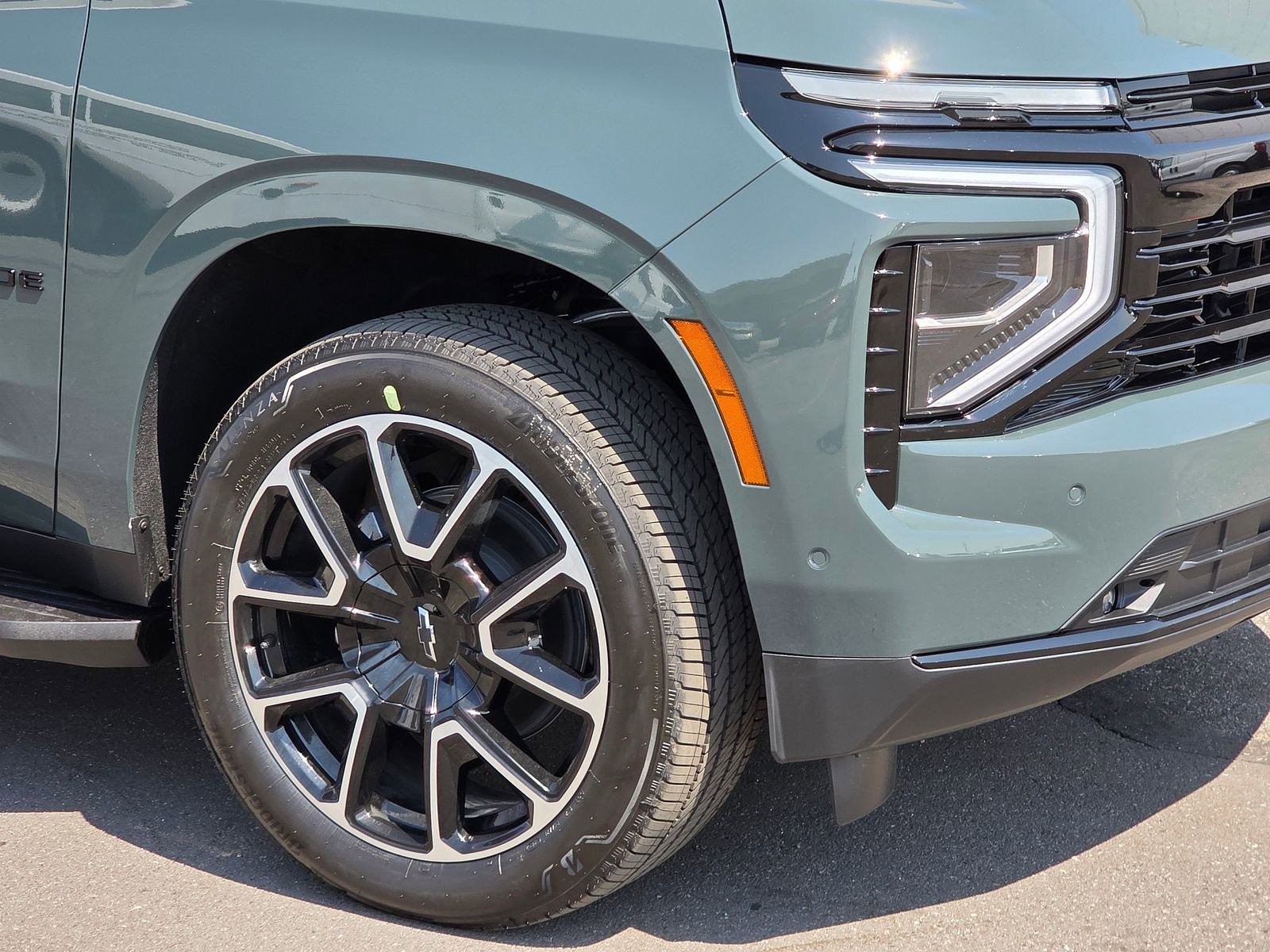 2025 Chevrolet Tahoe RST photo 4