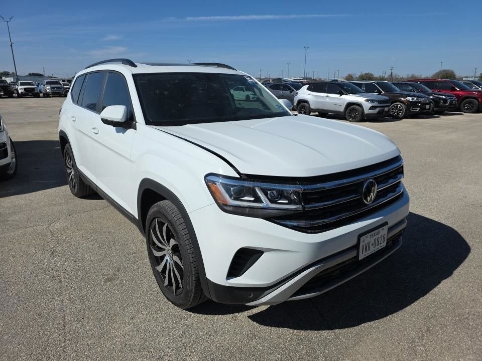 Used 2022 Volkswagen Atlas SE w/Tech with VIN 1V2JR2CA0NC507995 for sale in Kansas City