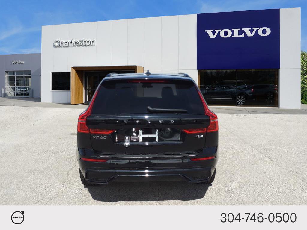 2025 Volvo XC60 Hybrid Plus photo 4