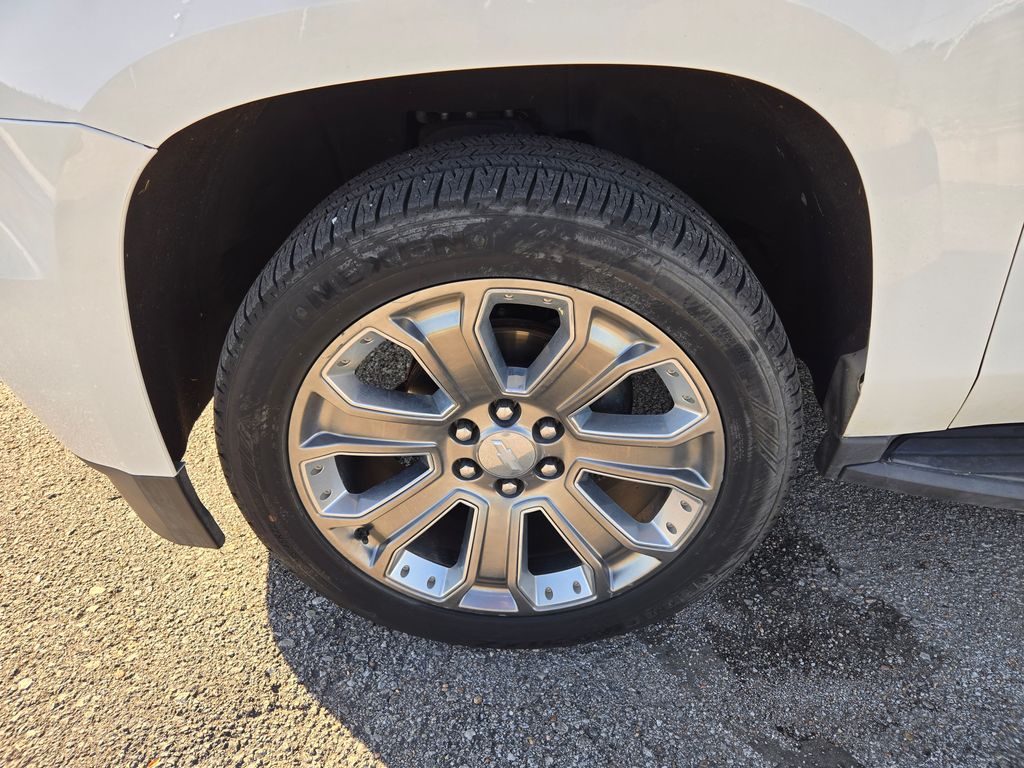 2017 Chevrolet Tahoe LT photo 27