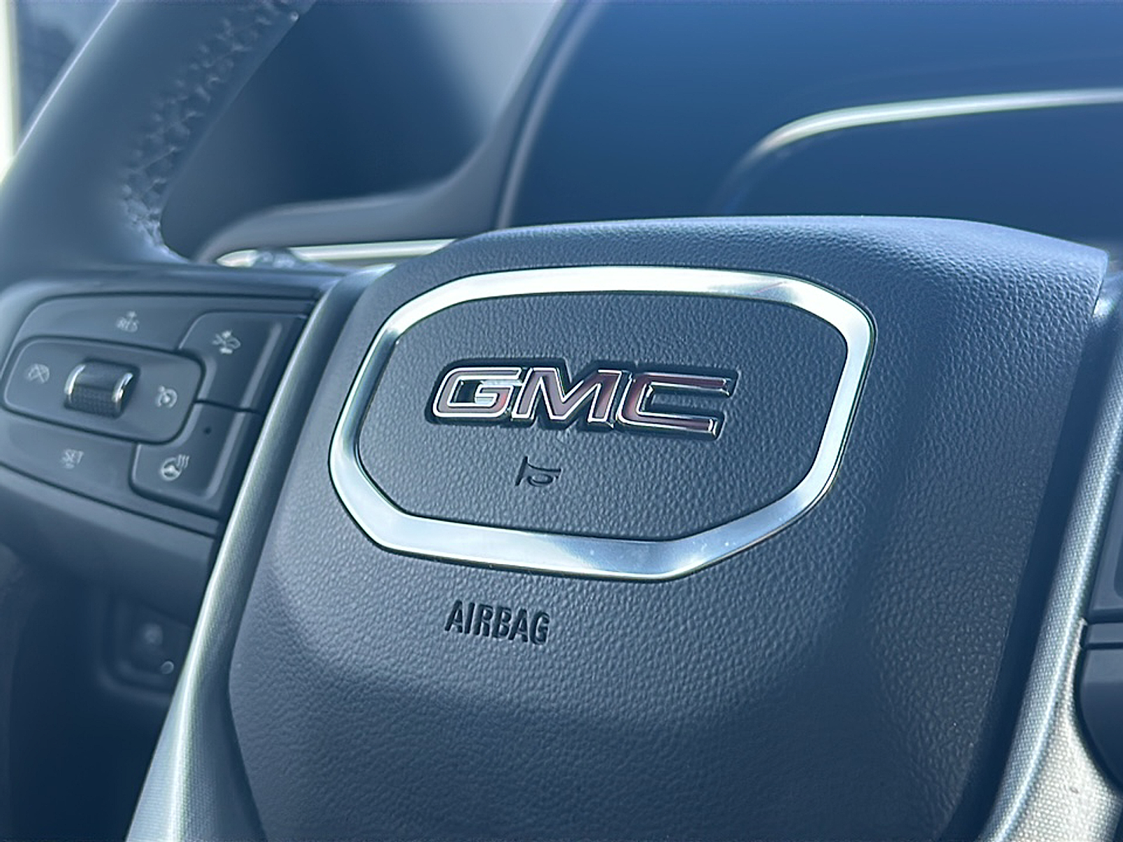 2023 Gmc Yukon SLT photo 16