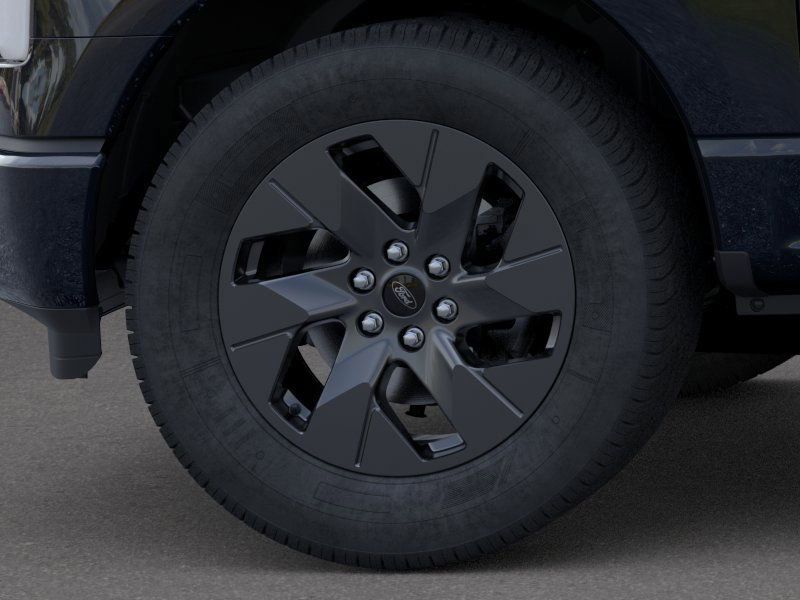 2025 Ford F-150 Lightning Lariat photo 17