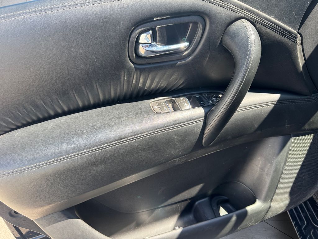 2021 Nissan Armada SV photo 12