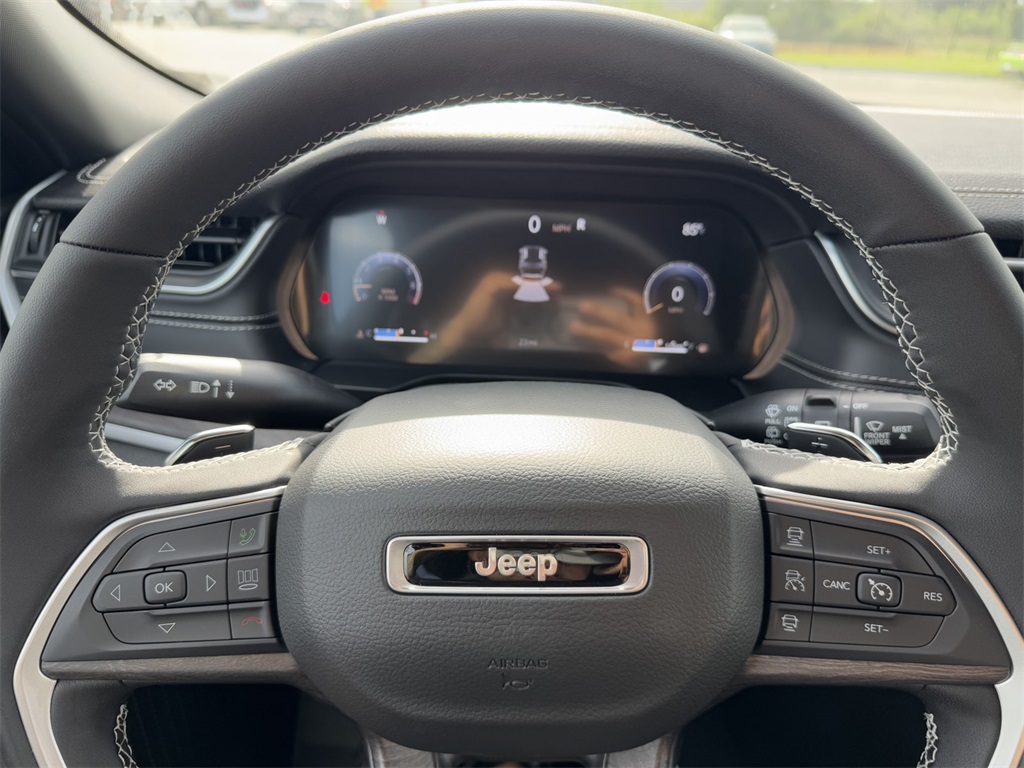 2025 Jeep Grand Cherokee Limited photo 21