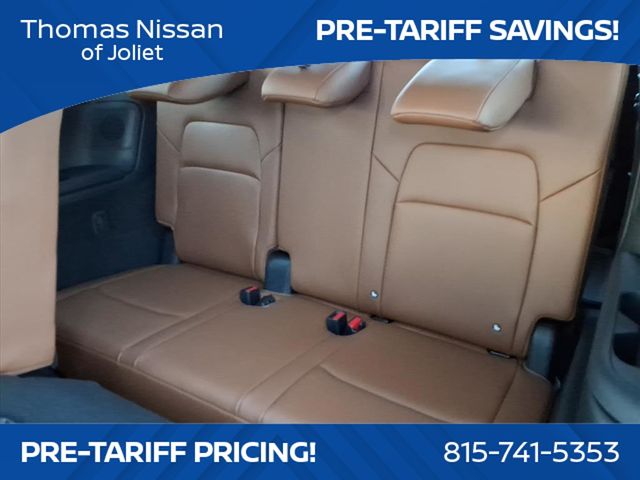 2025 Nissan Pathfinder Platinum photo 10