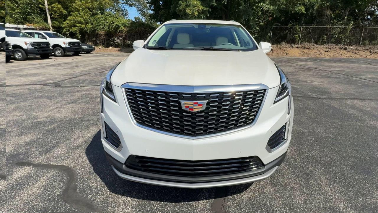 2024 Cadillac XT5 Premium Luxury photo 2