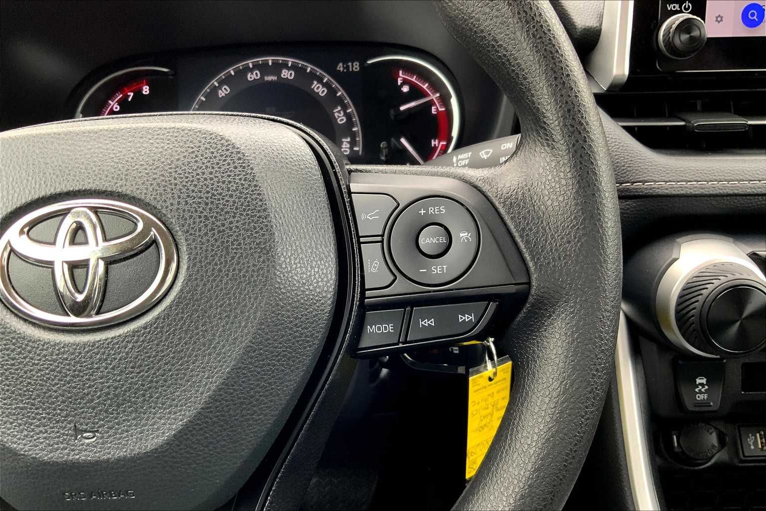 2025 Toyota RAV4 LE photo 21