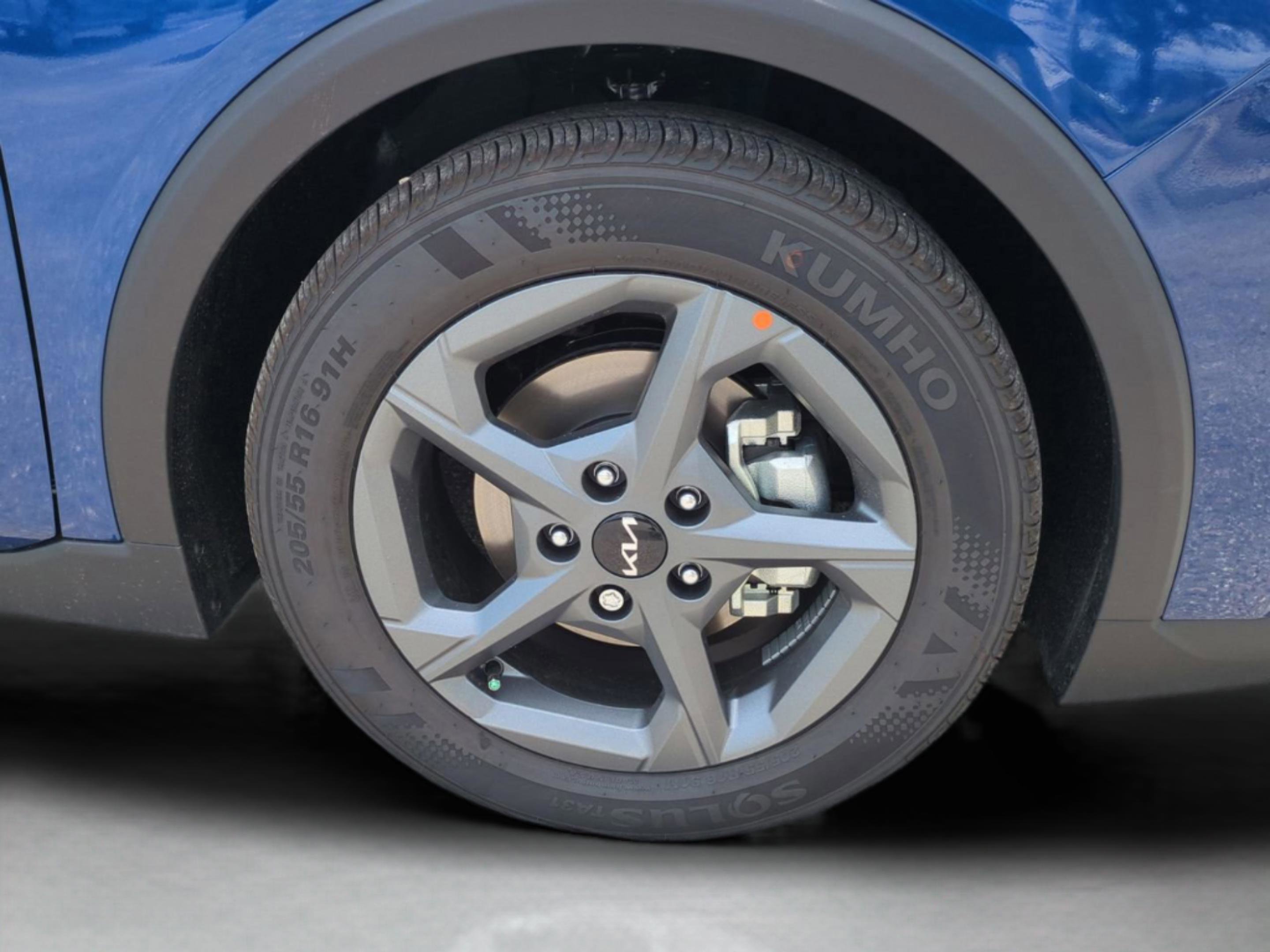 2025 Kia K4 LXS photo 9