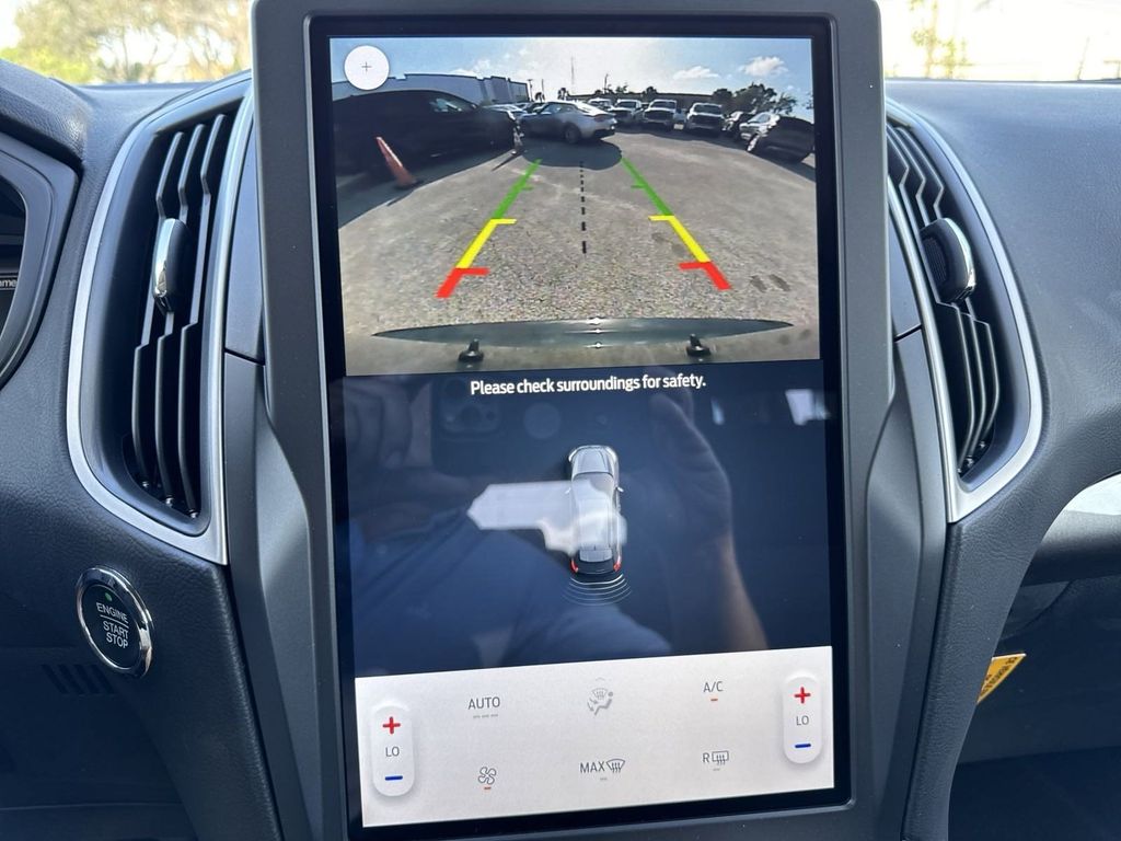 2024 Ford Edge SE photo 4