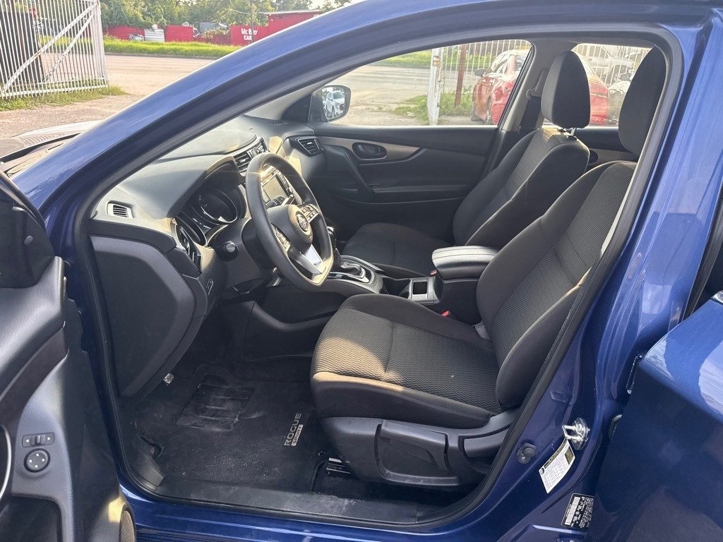 2022 Nissan Rogue Sport S photo 5