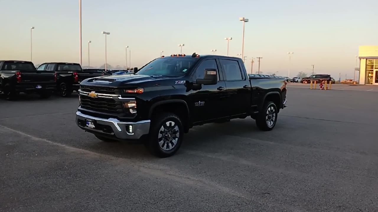 2024 Chevrolet Silverado 2500HD LT photo 4