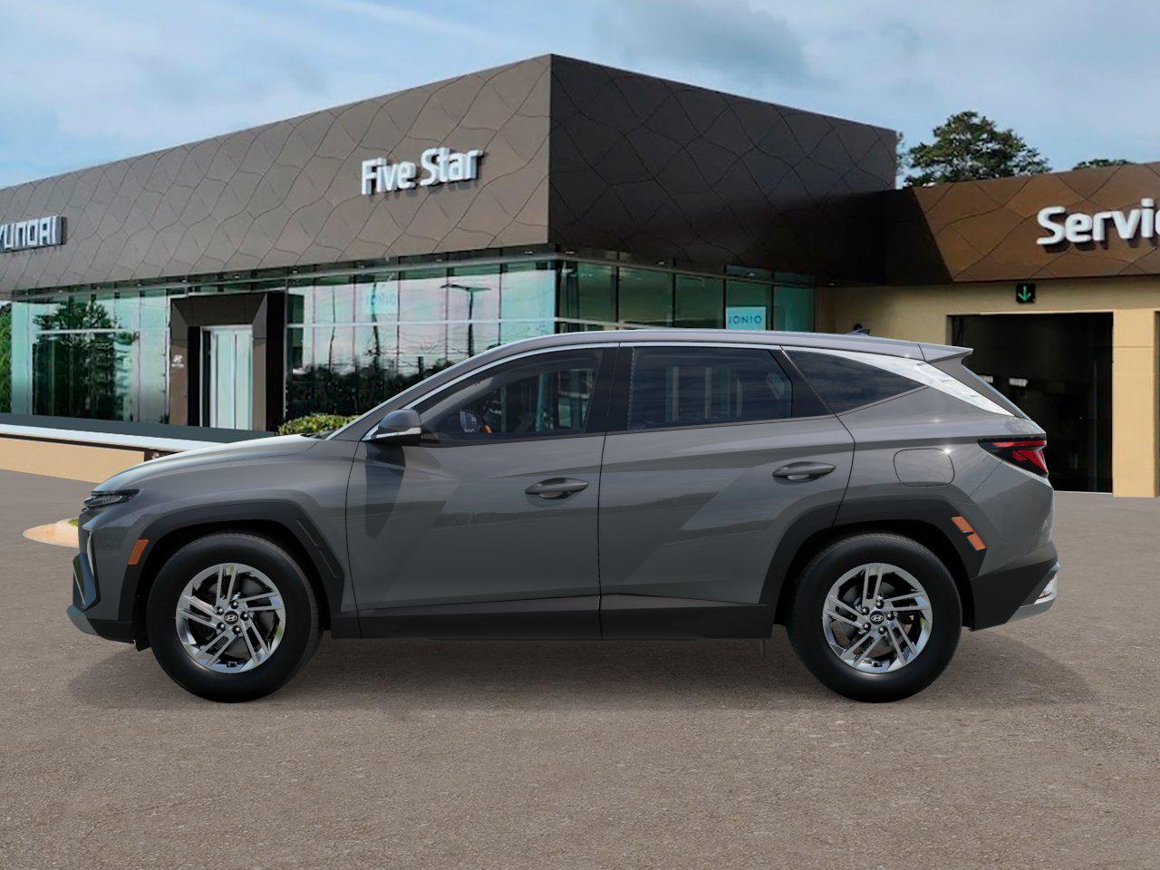 2026 Hyundai Tucson SE photo 2