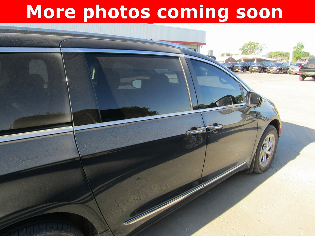 2021 Chrysler Pacifica Limited photo 6