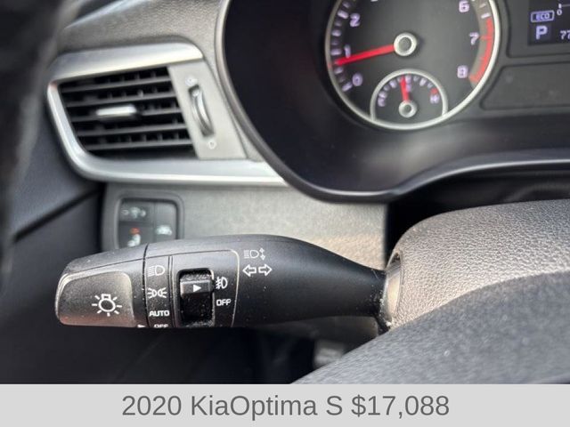 2020 Kia Optima S photo 19