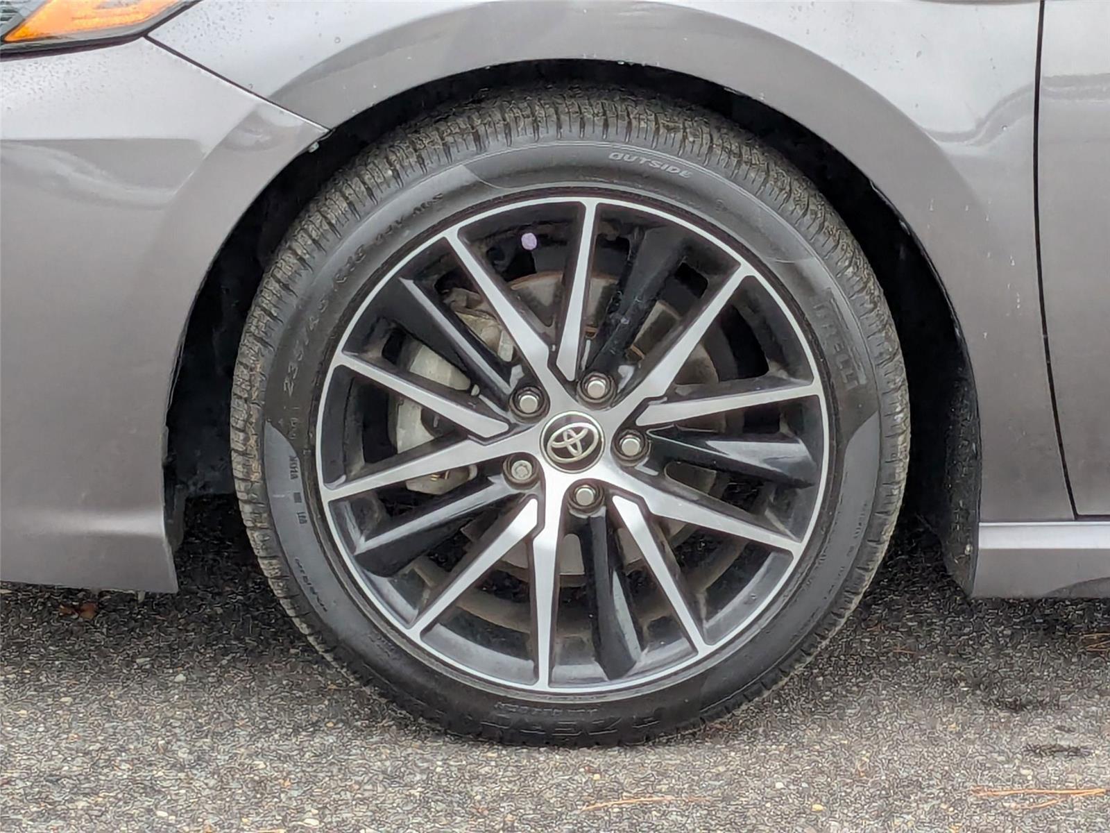 2022 Toyota Camry SE photo 3