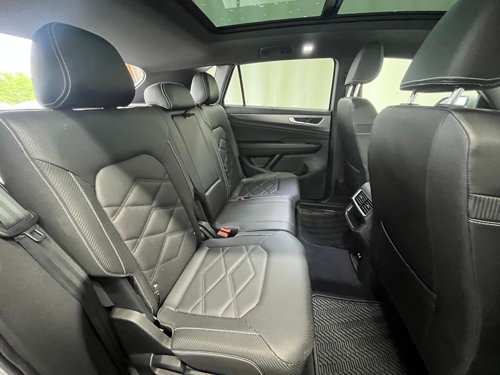 2024 Volkswagen Atlas Cross Sport SE Technology photo 25
