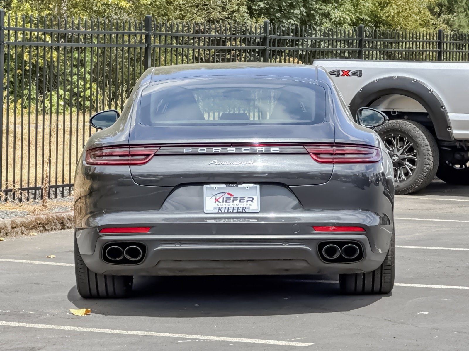 2019 Porsche Panamera E-Hybrid 4 photo 2
