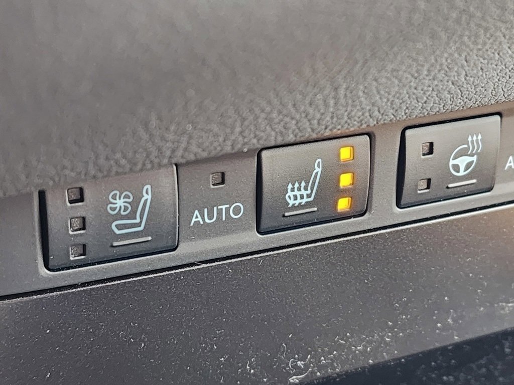 2025 Lexus ES 300h photo 8