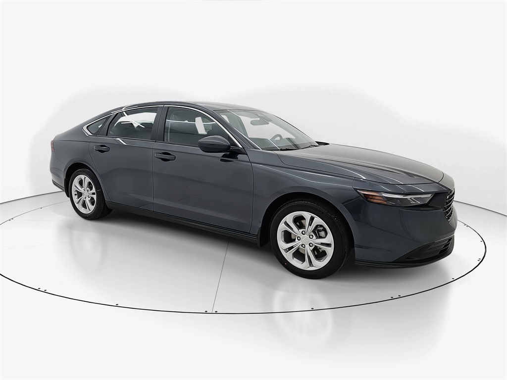 2025 Honda Accord LX photo 4