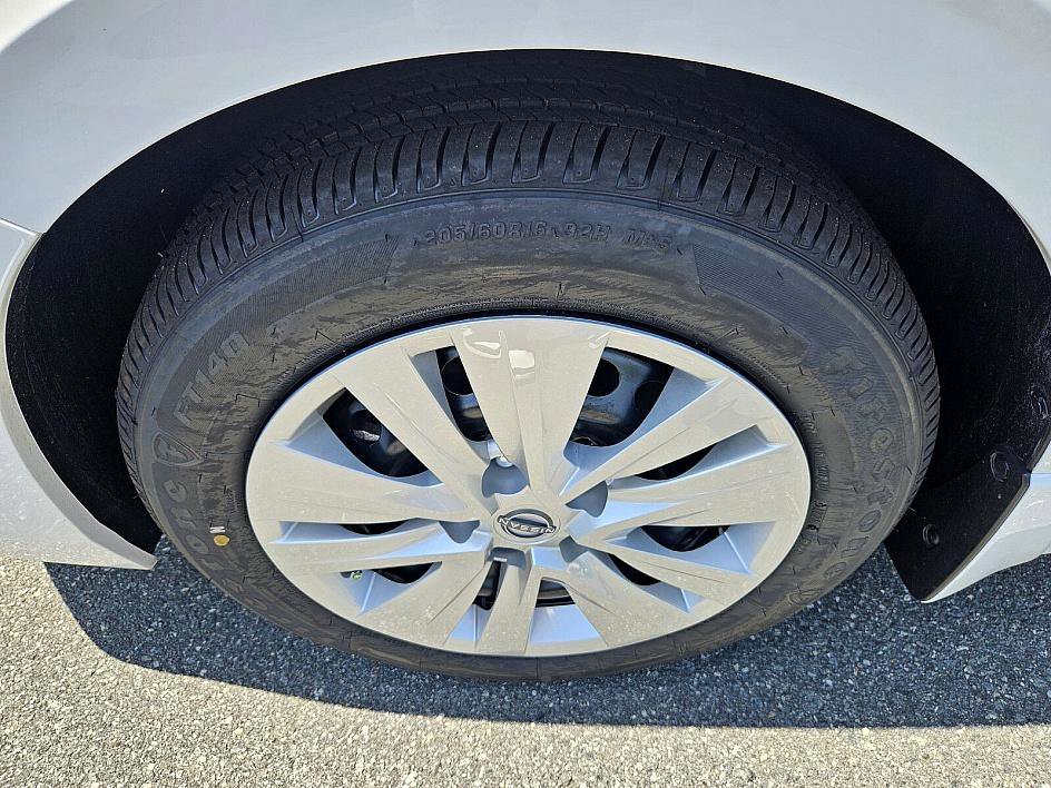 2025 Nissan Sentra S photo 15