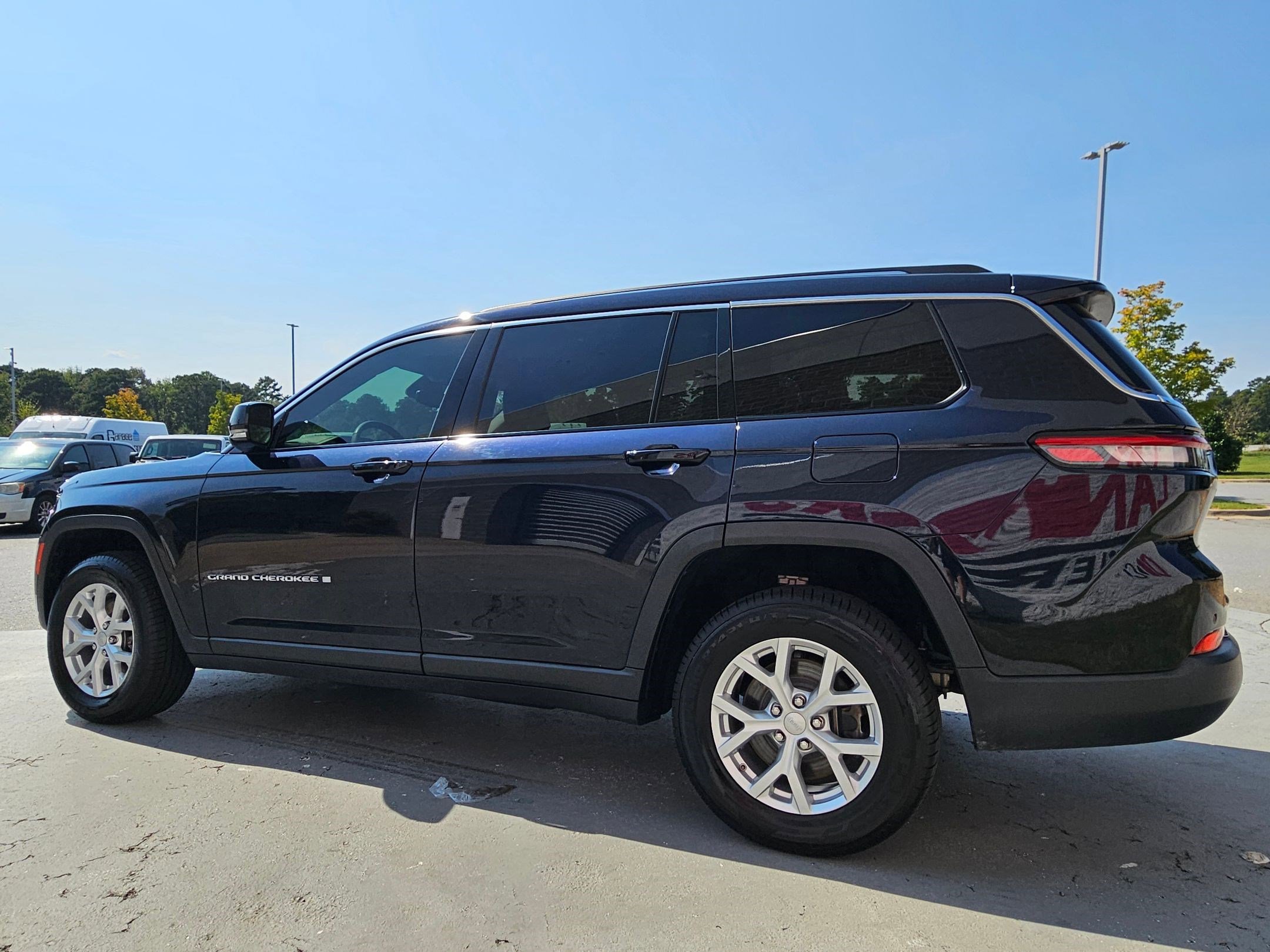 2023 Jeep Grand Cherokee Limited photo 4