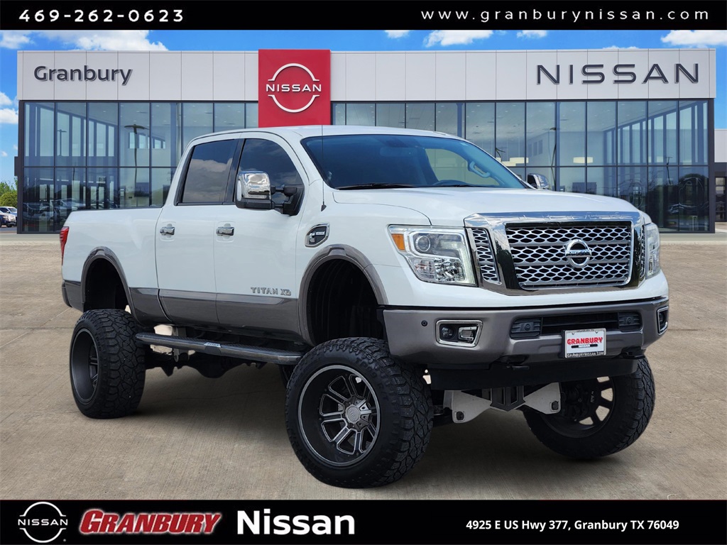 2019 Nissan Titan XD Platinum Reserve's photo