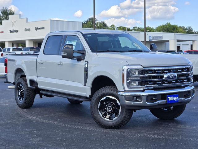 2026 Ford F-250 Lariat photo 2