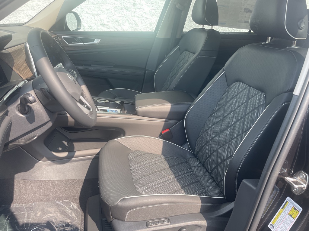 2025 Volkswagen Atlas SEL Premium R-Line photo 6